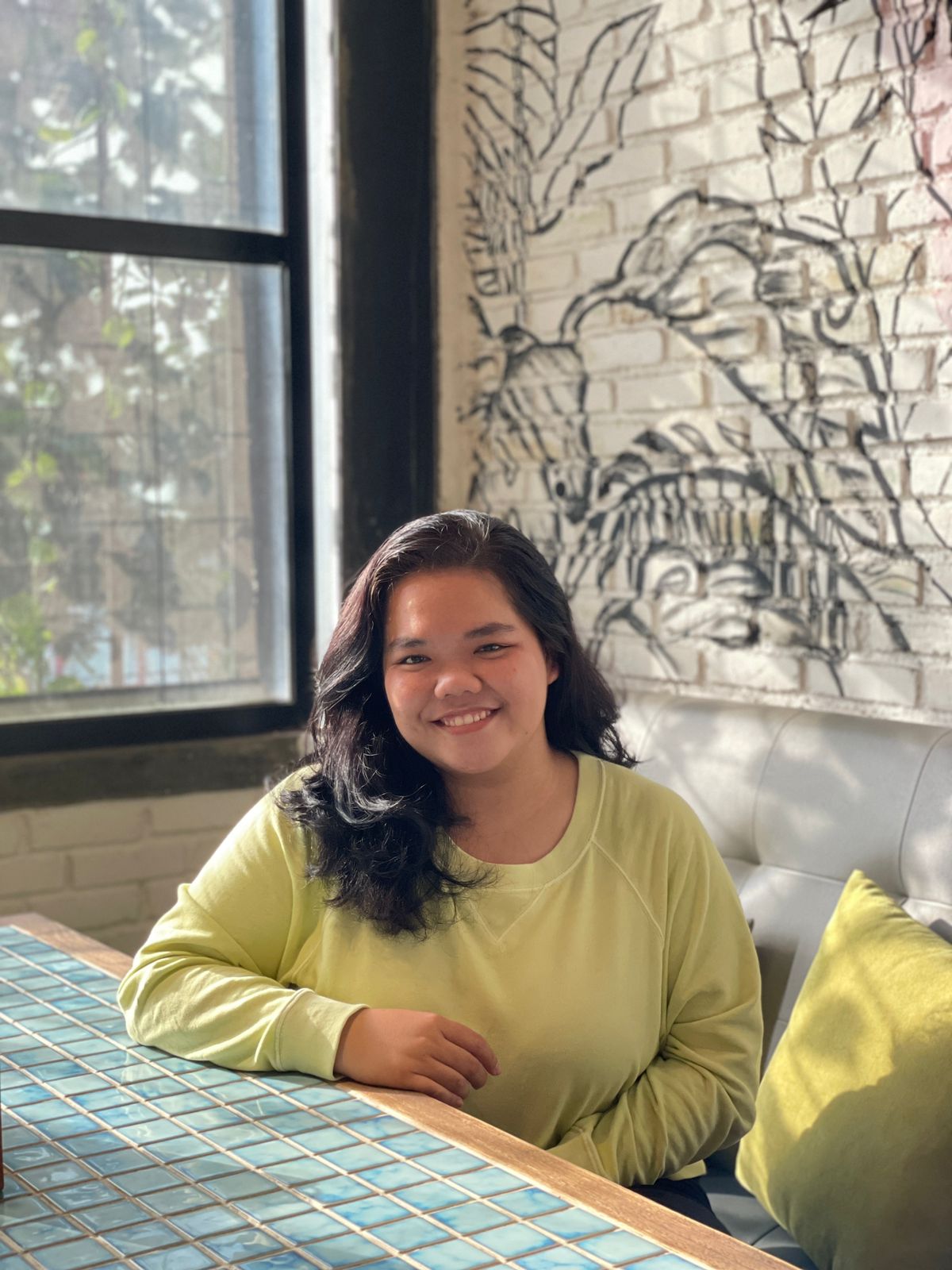 Helfia Henselika Suradey Putri